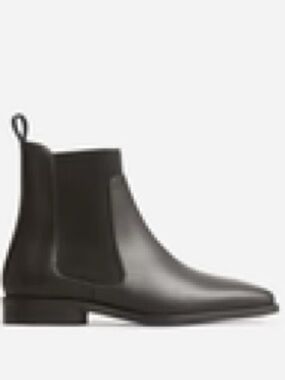 Everlane The Square Toe Chelsea Boot